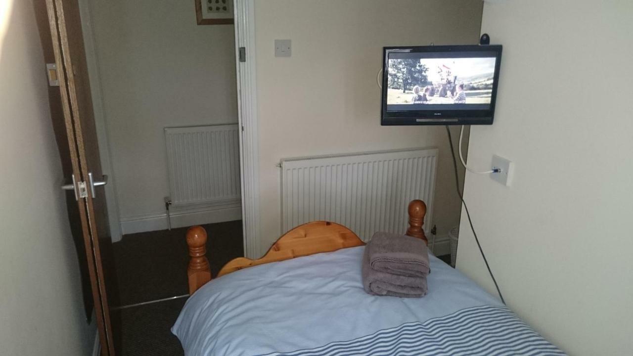Mount Pleasant Hotel Aberdare Buitenkant foto