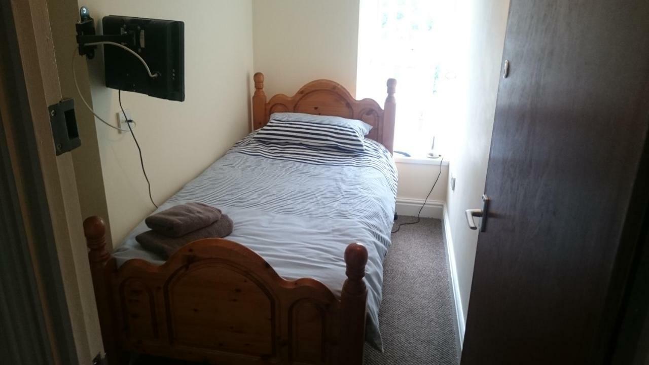 Mount Pleasant Hotel Aberdare Buitenkant foto