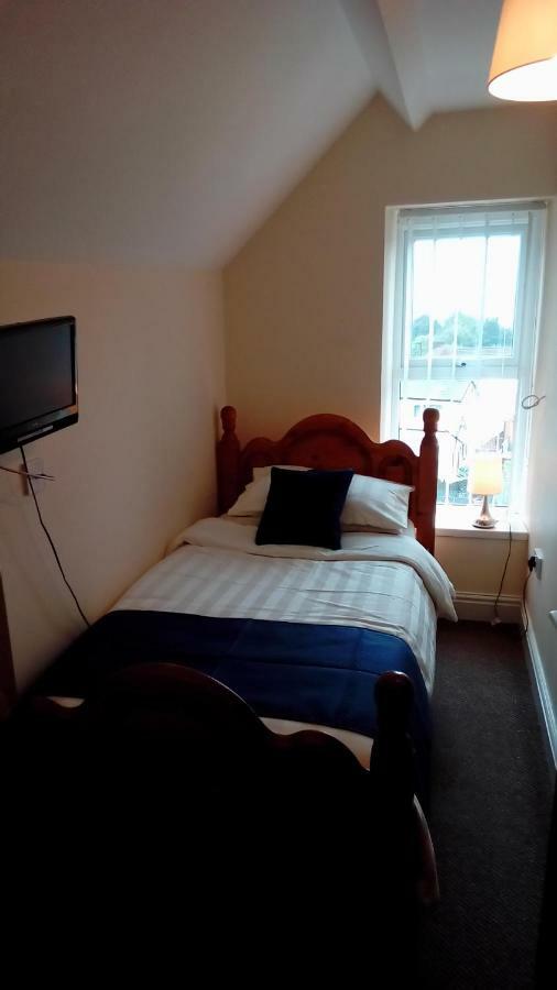 Mount Pleasant Hotel Aberdare Buitenkant foto